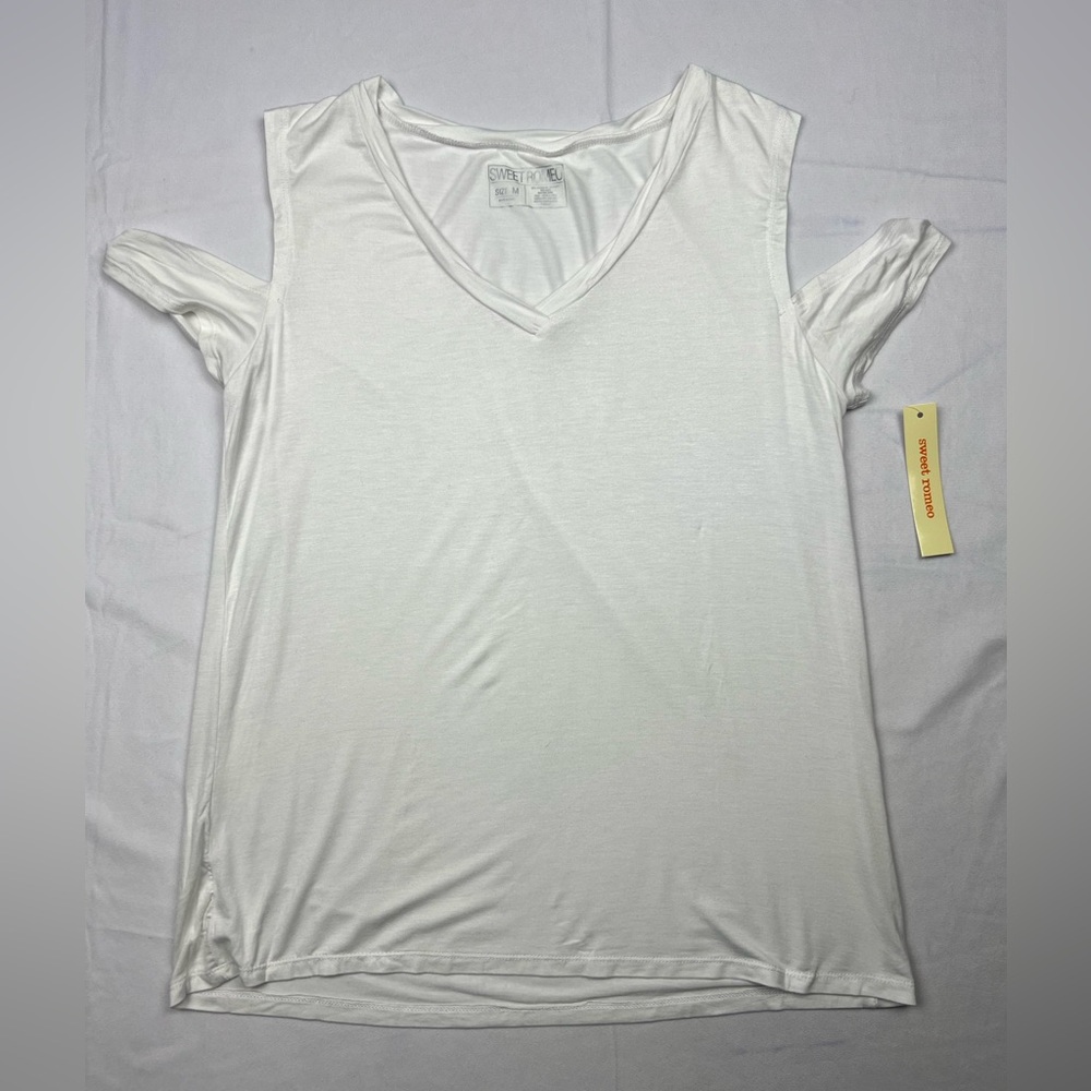 Sweet Romeo White Cold Shoulder V-Neck Top Size Medium NWT